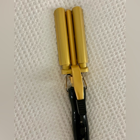 CONAIR Triple Barrel Hair Waver/Crimper - Picture 5 of 10